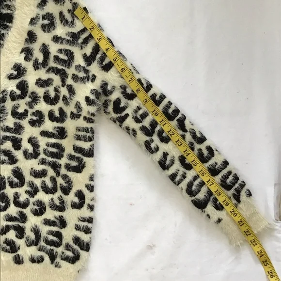 POL Women Elegant Fuzzy Black and Cream Leopard Button Up Cozy Soft Sweater M - Picture 9 of 10